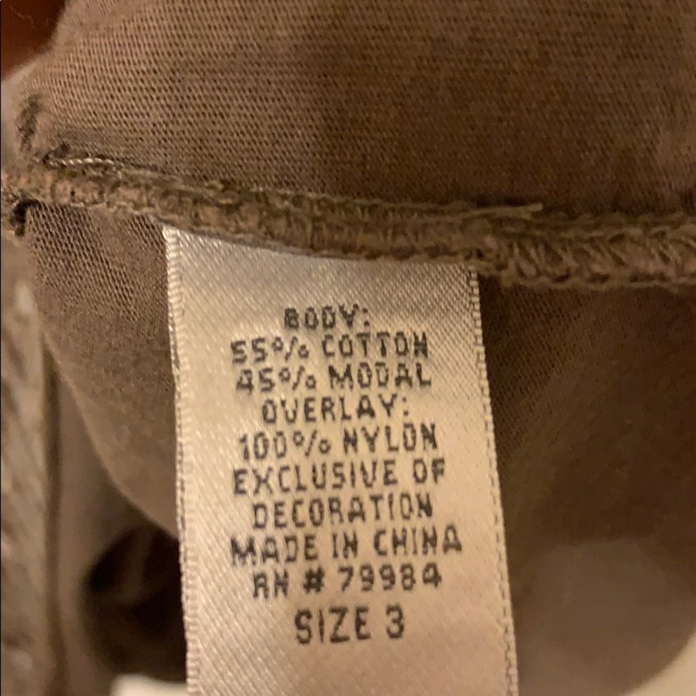Clothes - Picture 5 of 5